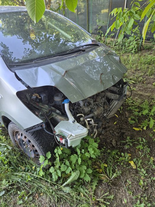 Toyota Yaris 1,4 d4d avariată dezmembrat