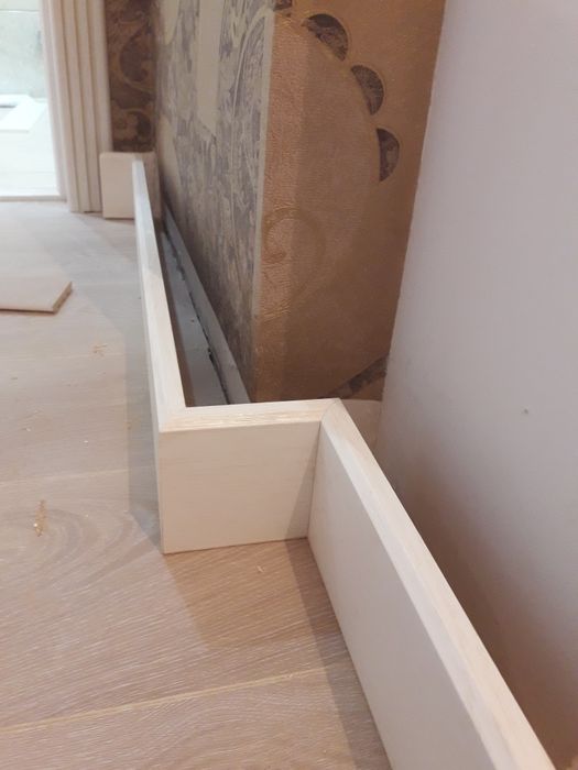 Установка плинтусов,монтаж полиуретан,установка дверей,врезка замков ...