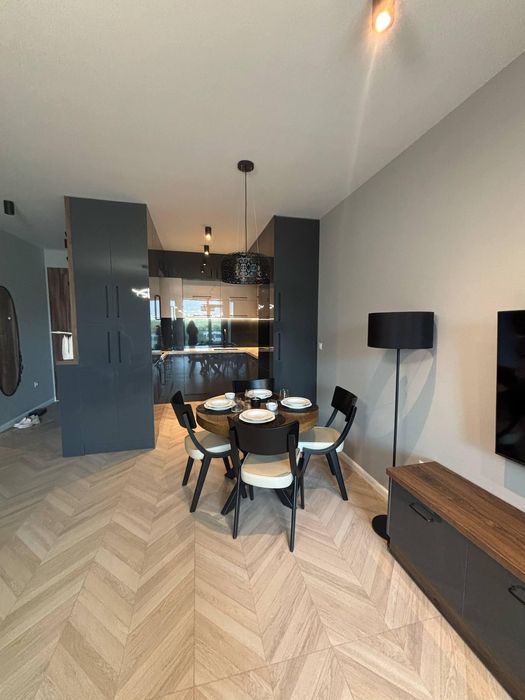 Дава се под наем Двустаен апартамент в София, Кръстова вада - 77 кв.м за 970 € - Снимка #1