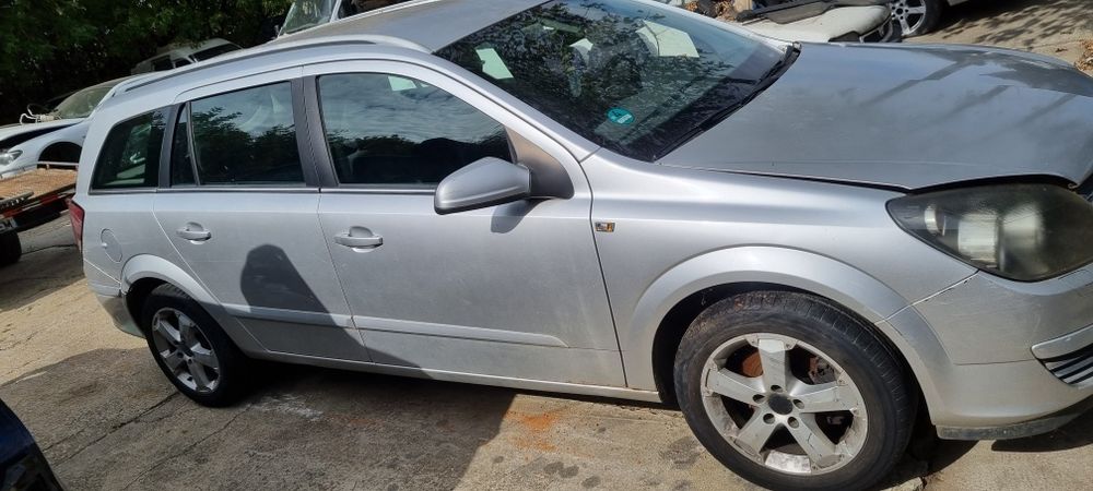 Piese Auto din Dezmembrari Opel Astra H 2005 1.8 benzină
