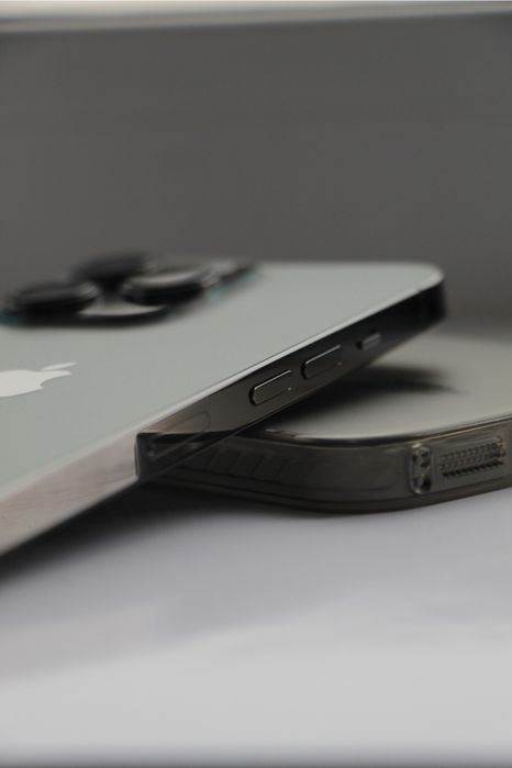 Iphone 13 pro срочно, состояние близкое к идеалу