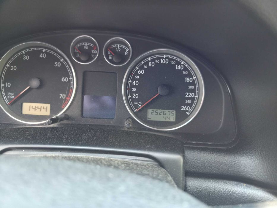 VOLKSWAGEN Passat 2003 — imagine 2