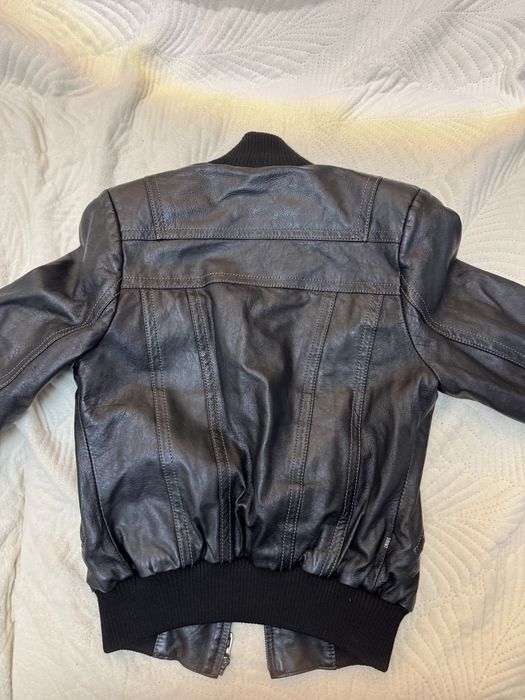 Кожанная куртка на мальчика