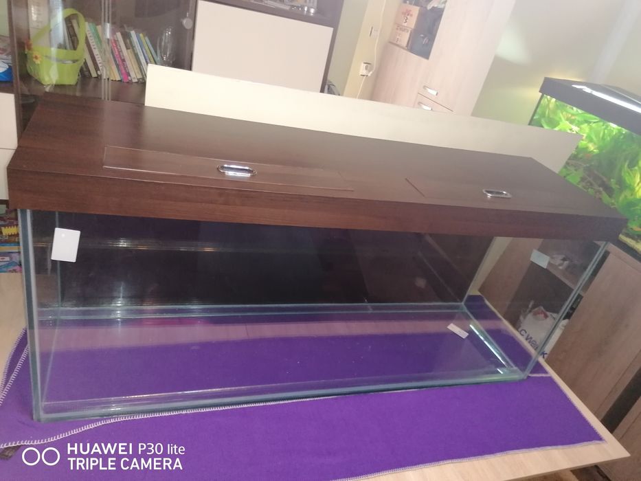 Capace acvariu la comandă