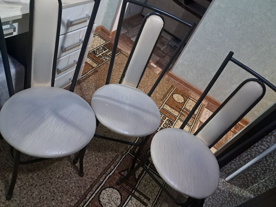 Продам стулья  б/у