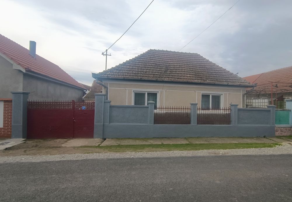 Casă de vânzare  în localitatea Sabolciu, 1650 mp