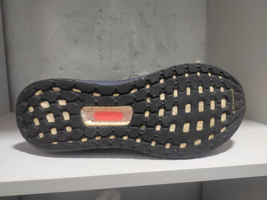 Продам кроссовки фирменные