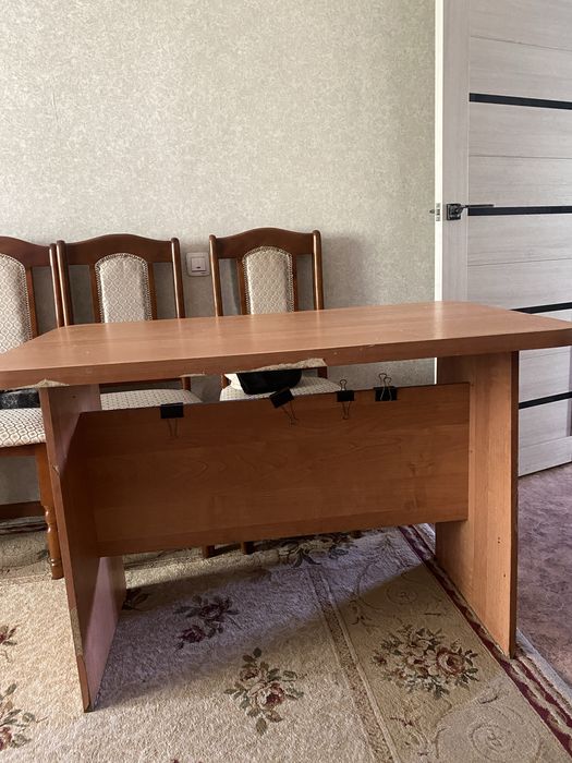 Продам стол срочно недорого