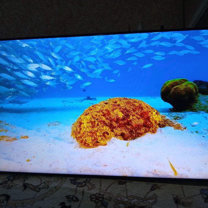 Samsung  smart televizor sotiladi 55 dioganal