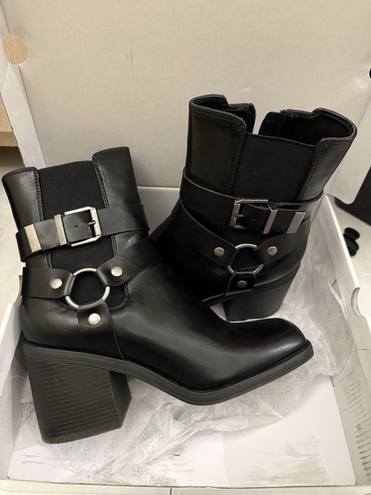 Catwalk боти с дебел ток