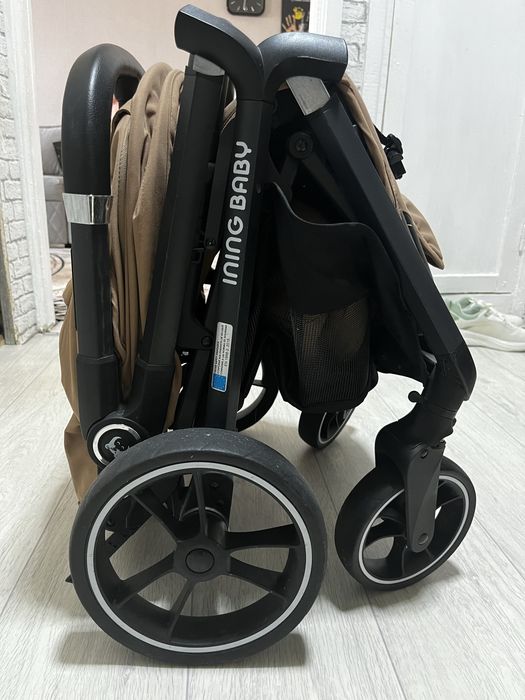 Продам прогулочную коляску