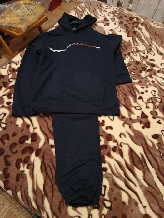 Продавам мъжки спортен екип, размер М