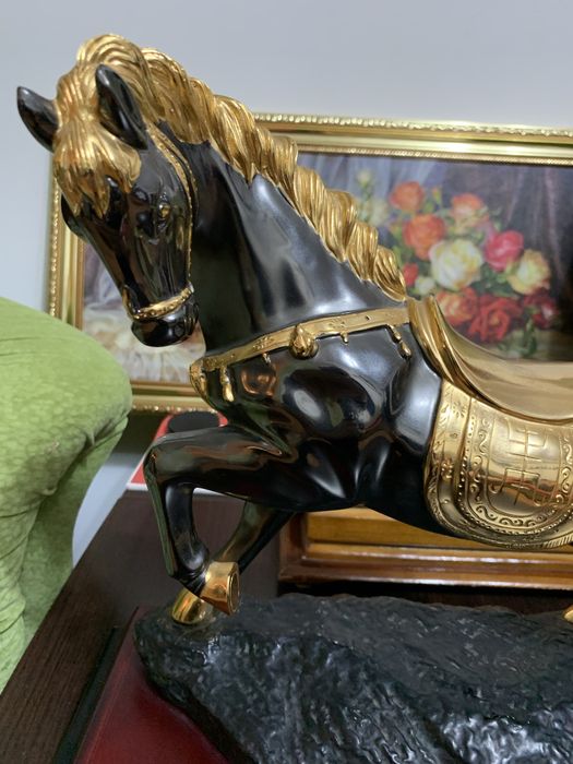 Статуэтка подарочная