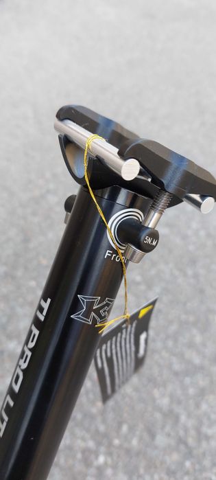 Tija de sa KCNC Ti Pro Lite SCANDIUM cu suruburi titan 30.9x400mm