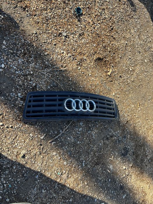 Решетка предна броня за Ауди А4 2000- 2004г