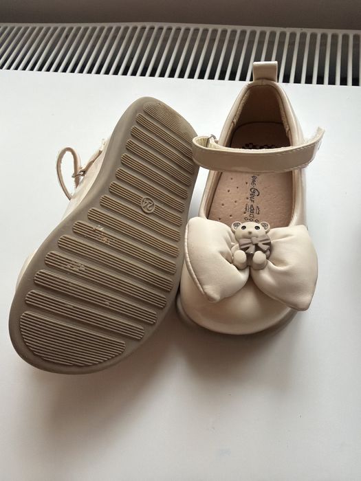 Adidasi fete marimea 24