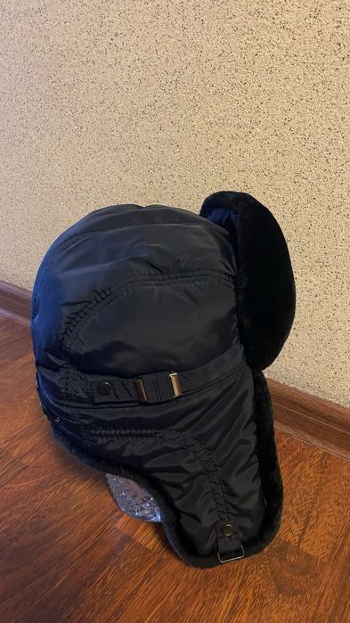 Шапка с меховой отделкой