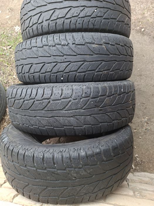 Продам шины. 215/70/16  купер