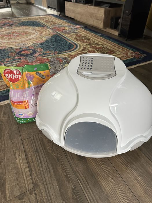 Litiera pentru pisici acoperita