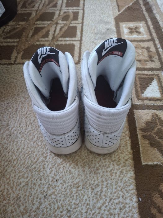 Adidasi nike flystepper 2k3 cu talpa rosie