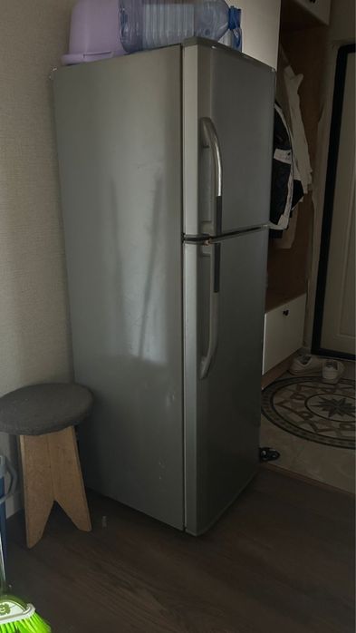 Продаю Холодильник LG