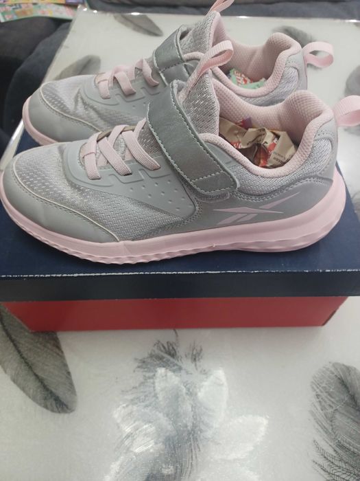 Reebok маратонки 34