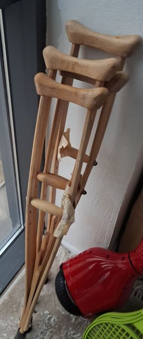 Продам детские костыли