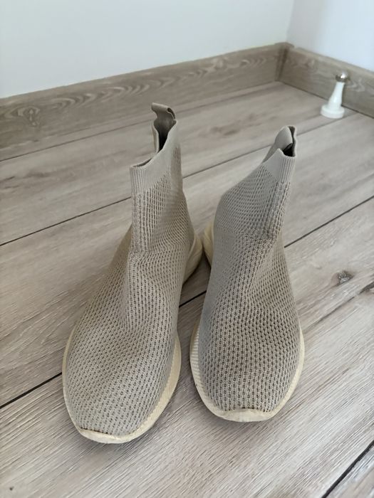 Отдам даром женскую одежду