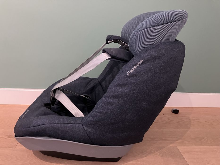 Scaun auto copil ISOFIX (0-4 ani) Maxi-Cosi reversibil