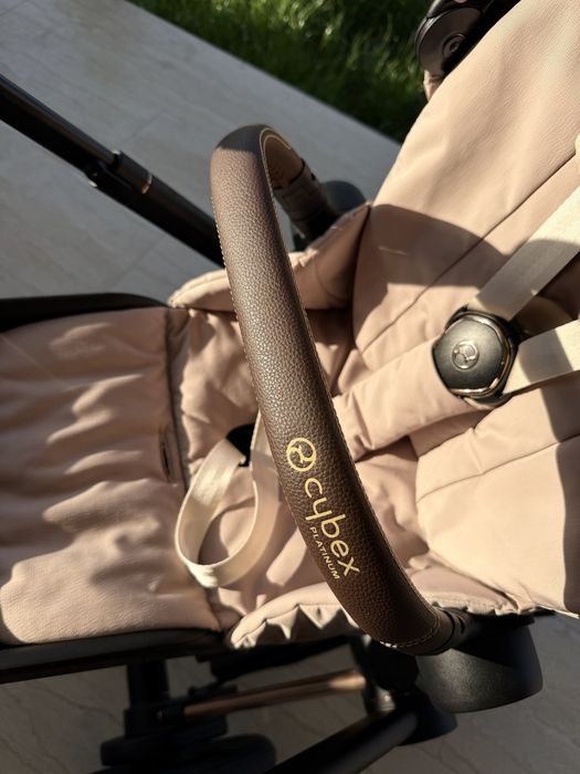 Cybex e-Priam Rose Gold + Cloud T i-Size + база / Almond Beige

Cybex e-Priam Rose Gold + Cloud T i-Size + база / Almond Beige