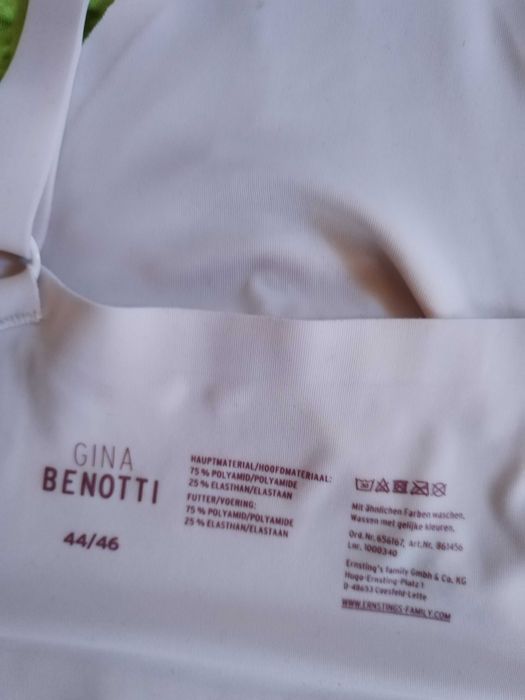 Sutien alb prăfuit, fara cusătură de la: Gina Benotti, marimea: 44/46!