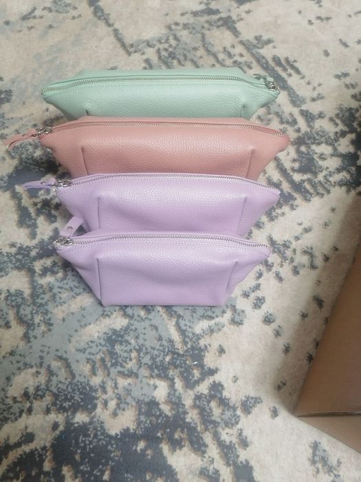 Косметичка из натуральной кожи.