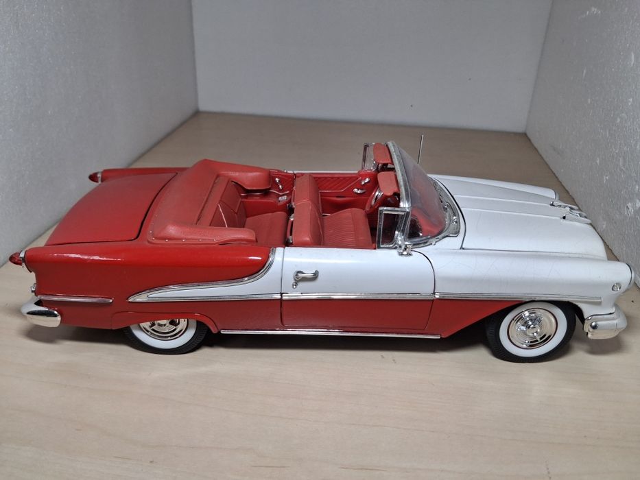 Scara 1:18 oldsmobile welly
