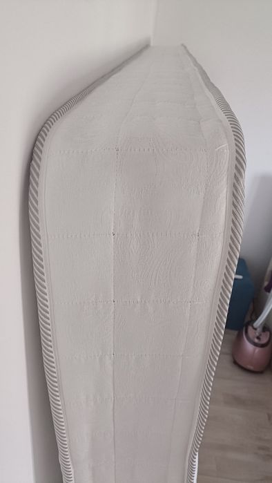 Продам матрас (жёсткий)