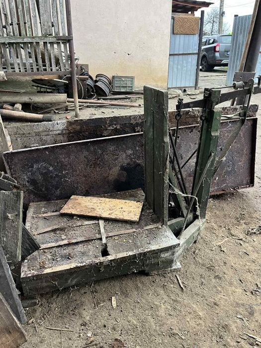 Căntar vechi cu greutăți