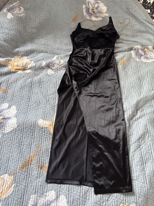 Черное вечернее платье