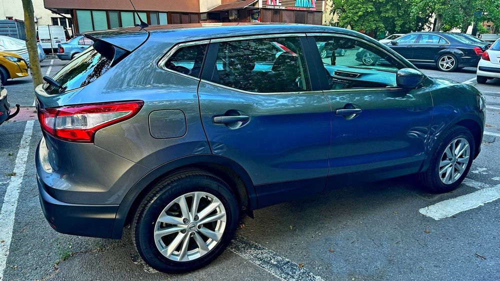 NISSAN Qashqai 2017