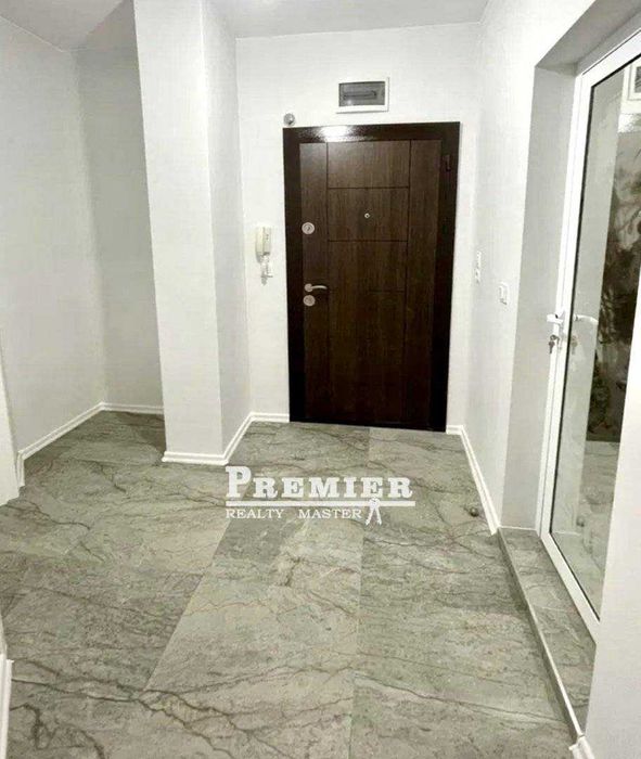 Дава се под наем Двустаен апартамент в Бургас, Лазур - 70 кв.м за 149121.96 € - Снимка #5