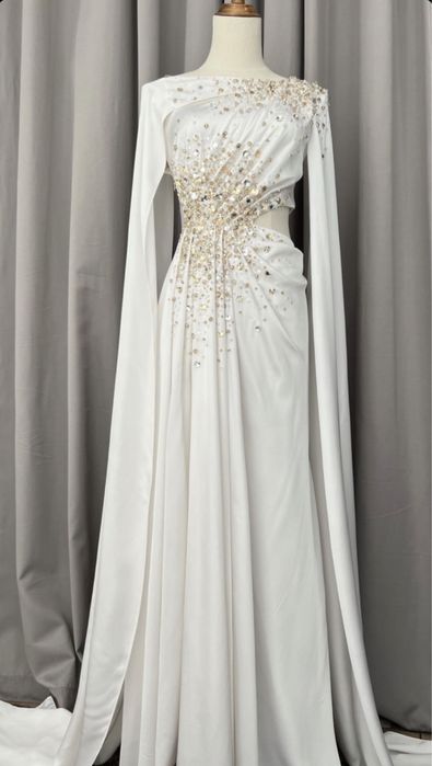 Платье со шлейфом на Узату