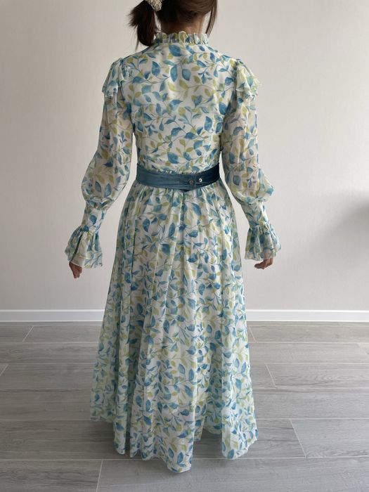 Продам б/у одежду в хорошем состоянии.