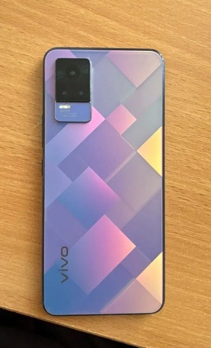 Vivo v21 сатылады
