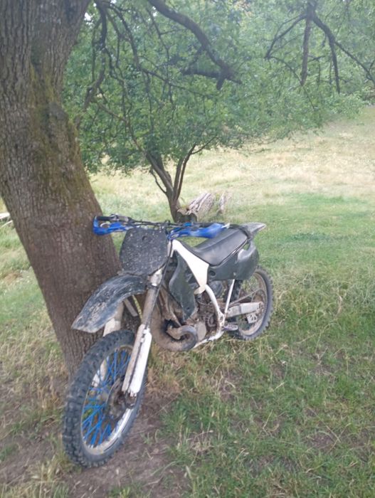 Vând Yamaha yz 250 sa schimb cu alte motoare nu contează de care