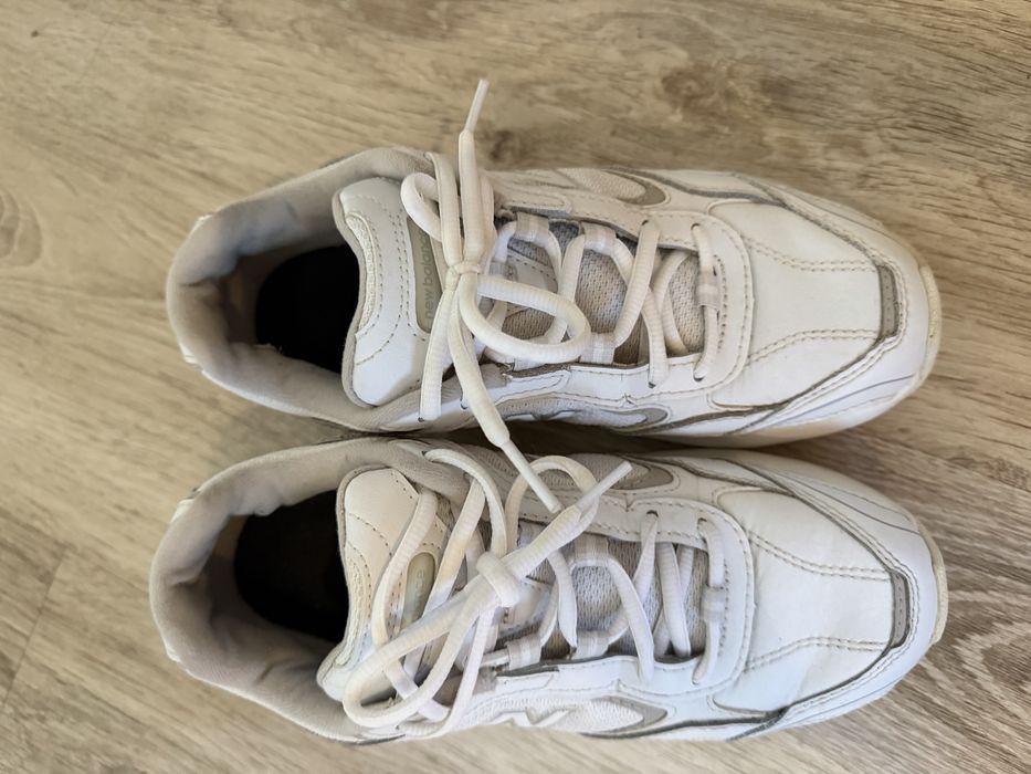 Оригинални маратонки  New balance -- бели
