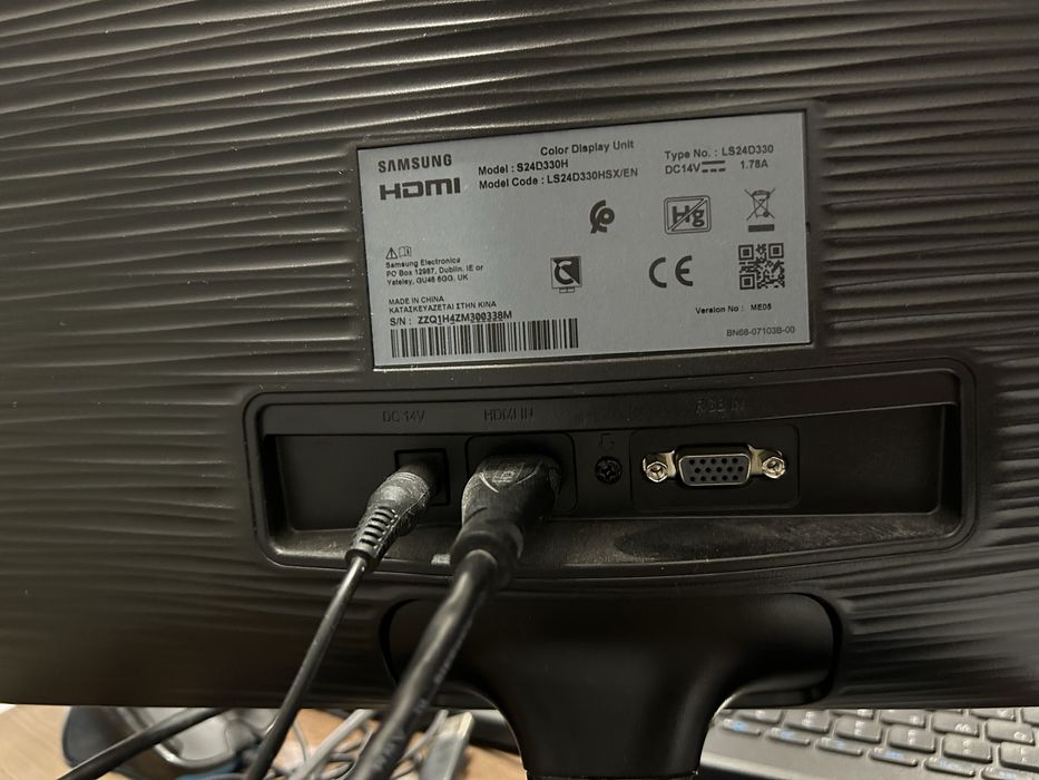 Samsung S24D330 / Монитор