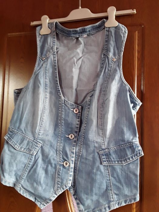 Vând Vestă Dama de Blugi Mărimea XL