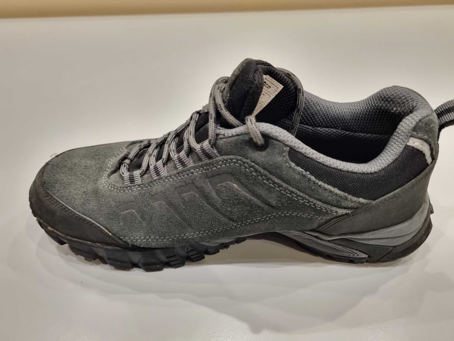 Papuci de drumetie Lotto din piele intoarsa marimea 41