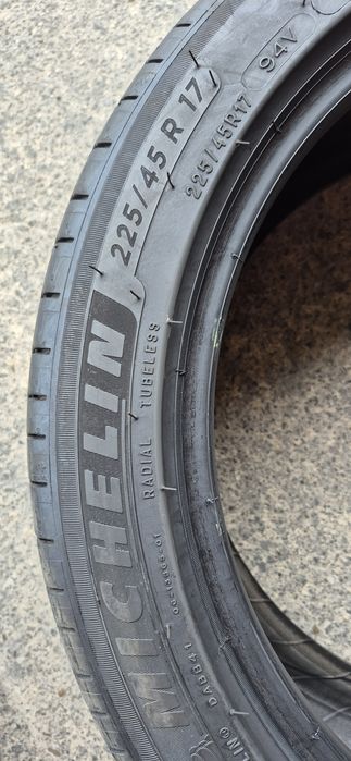 4 anvelope vara Michelin 225/45/17,dot 2022.Pretul este pe bucata.