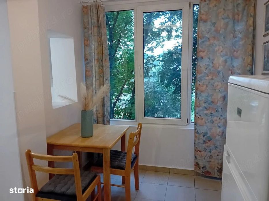 !!! 1 Camera... etaj intermendiar...4min Piata 700-Centru