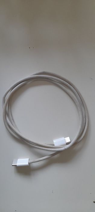 iPad 10 64GB  în stare foarte bună