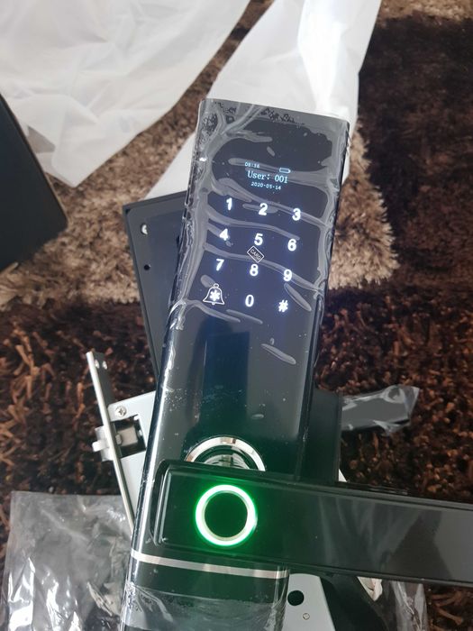 yala / incuietoare inteligenta D8 smart lock TUYA, TTLOCK